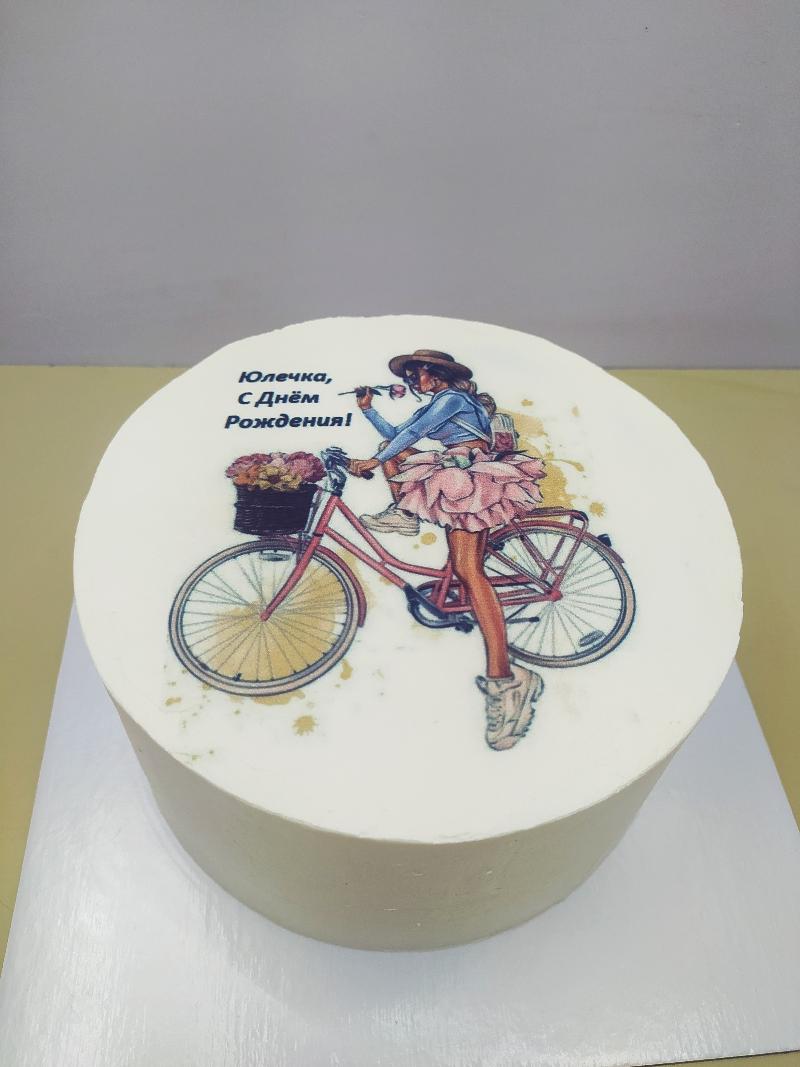 Торт Ванильный с клубникой #77 на сайте https://cake64.ru/ кондитерской Ваниль Корица