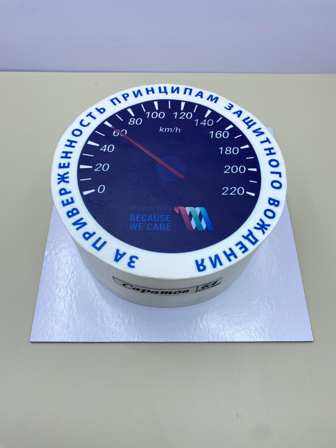 Торт с прямой печатью Ванильный с клубникой #134 на сайте https://cake64.ru/ кондитерской Ваниль Корица