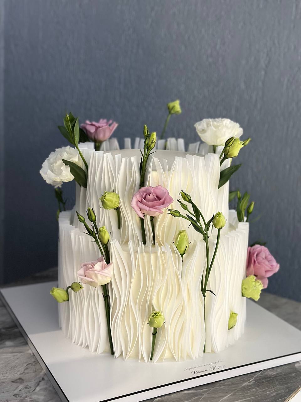 Торт на День Рождения Молочная девочка #325 на сайте https://cake64.ru/ кондитерской Ваниль Корица