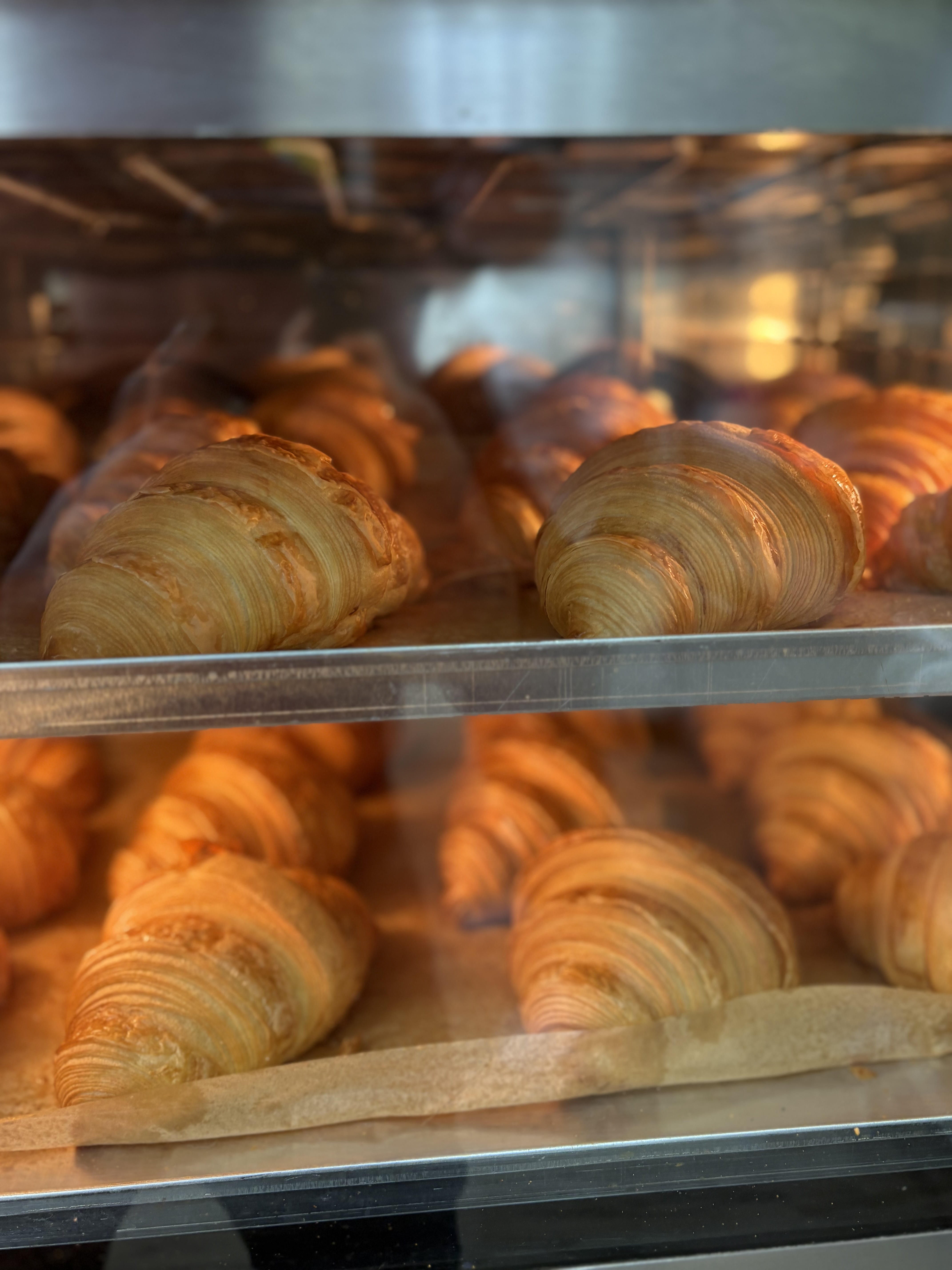 Круассан классический на сайте https://cake64.ru/ кондитерской Ваниль Корица