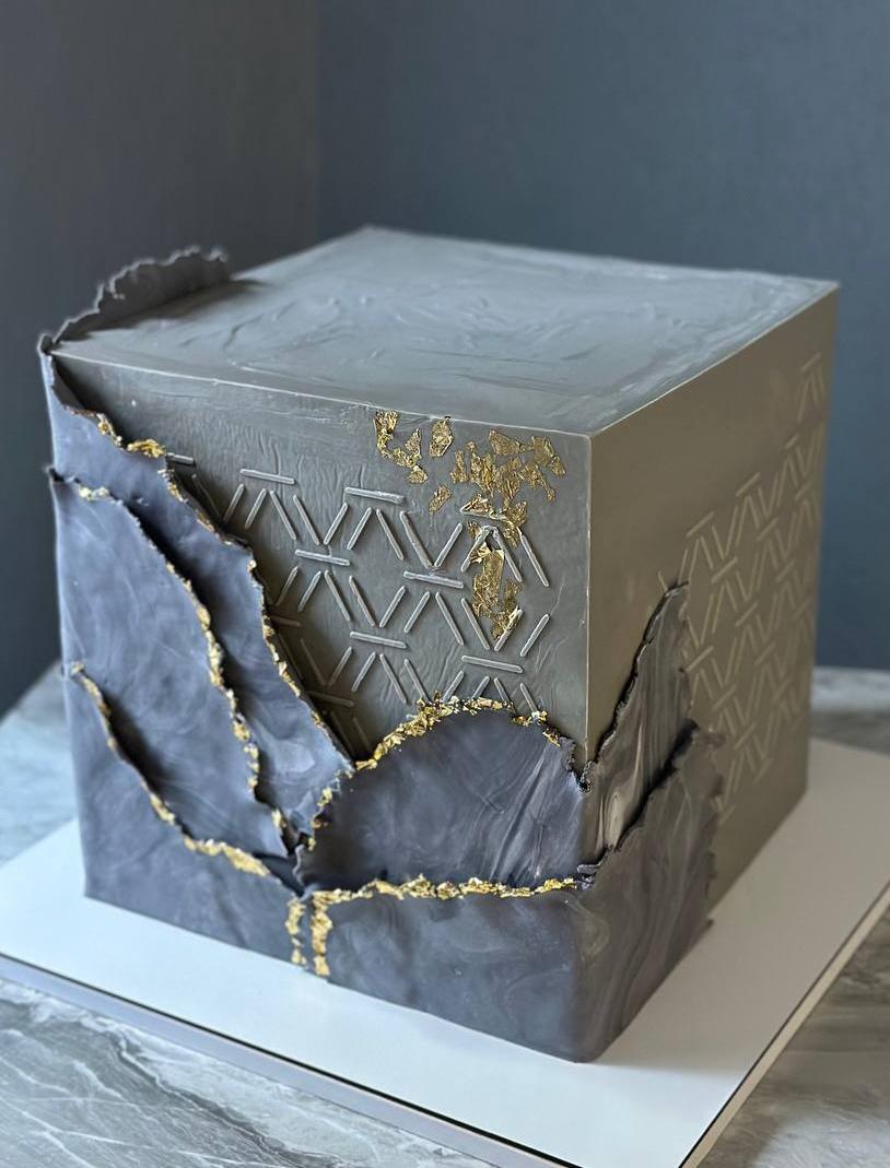 Торт на День Рождения Молочная девочка #306 на сайте https://cake64.ru/ кондитерской Ваниль Корица