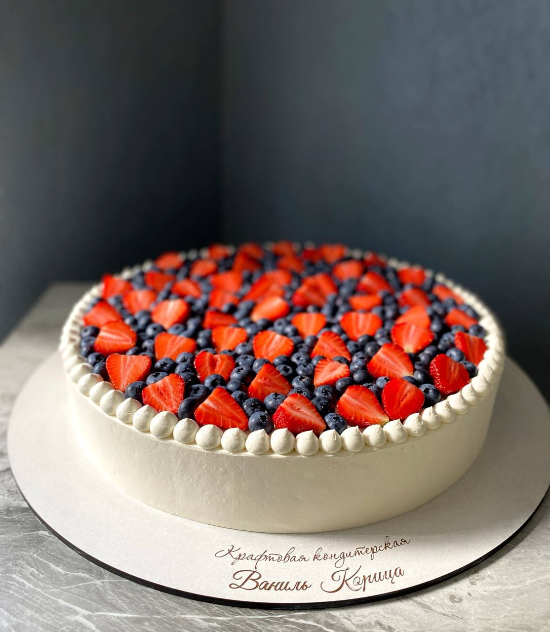 Торт на День Рождения Молочная девочка #272 на сайте https://cake64.ru/ кондитерской Ваниль Корица