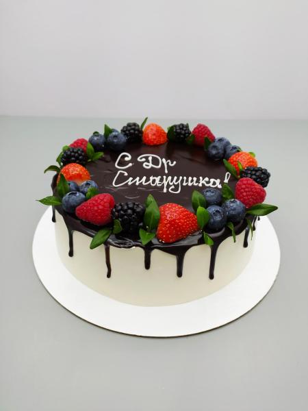 Торт на День рождения Шоколадный с вишней #40 в кондитерской cake64.ru фото