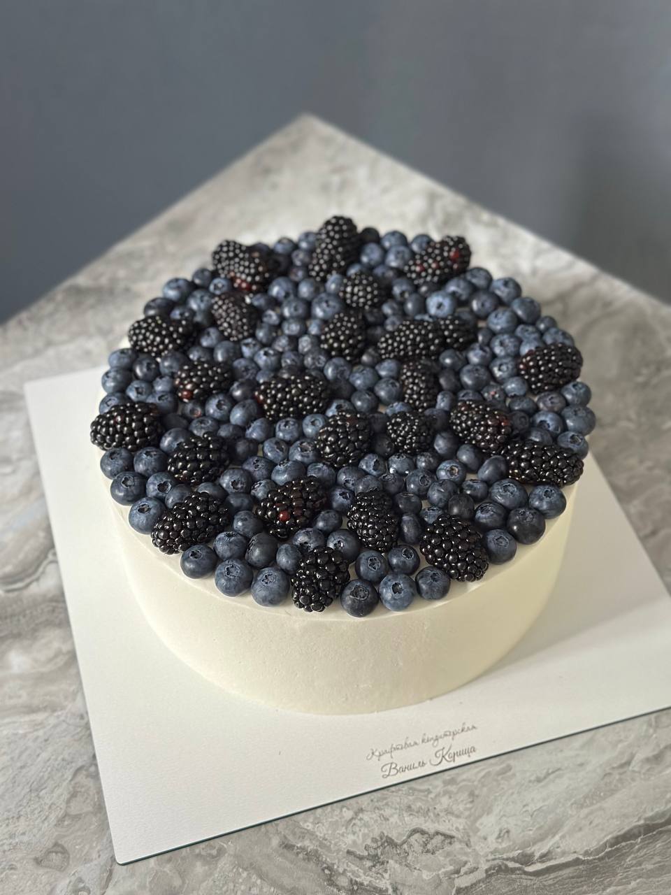 Торт на День Рождения Молочная девочка #249 на сайте https://cake64.ru/ кондитерской Ваниль Корица