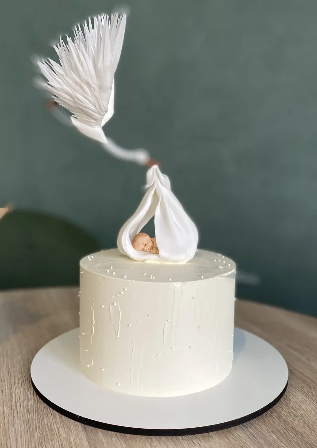 Торт на выписку Молочная девочка #345 в кондитерской cake64.ru фото