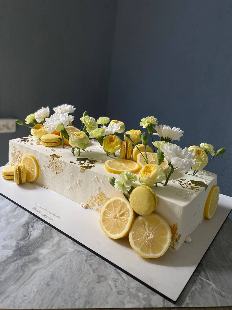 Торт на День Рождения Молочная девочка #292 на сайте https://cake64.ru/ кондитерской Ваниль Корица